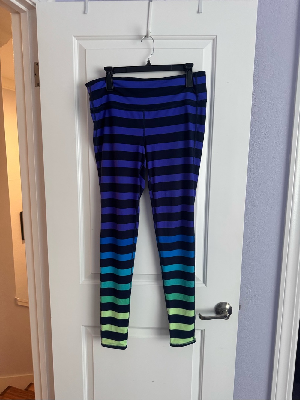 ATHLETA, soft, black/violet, reg/tall, like new!